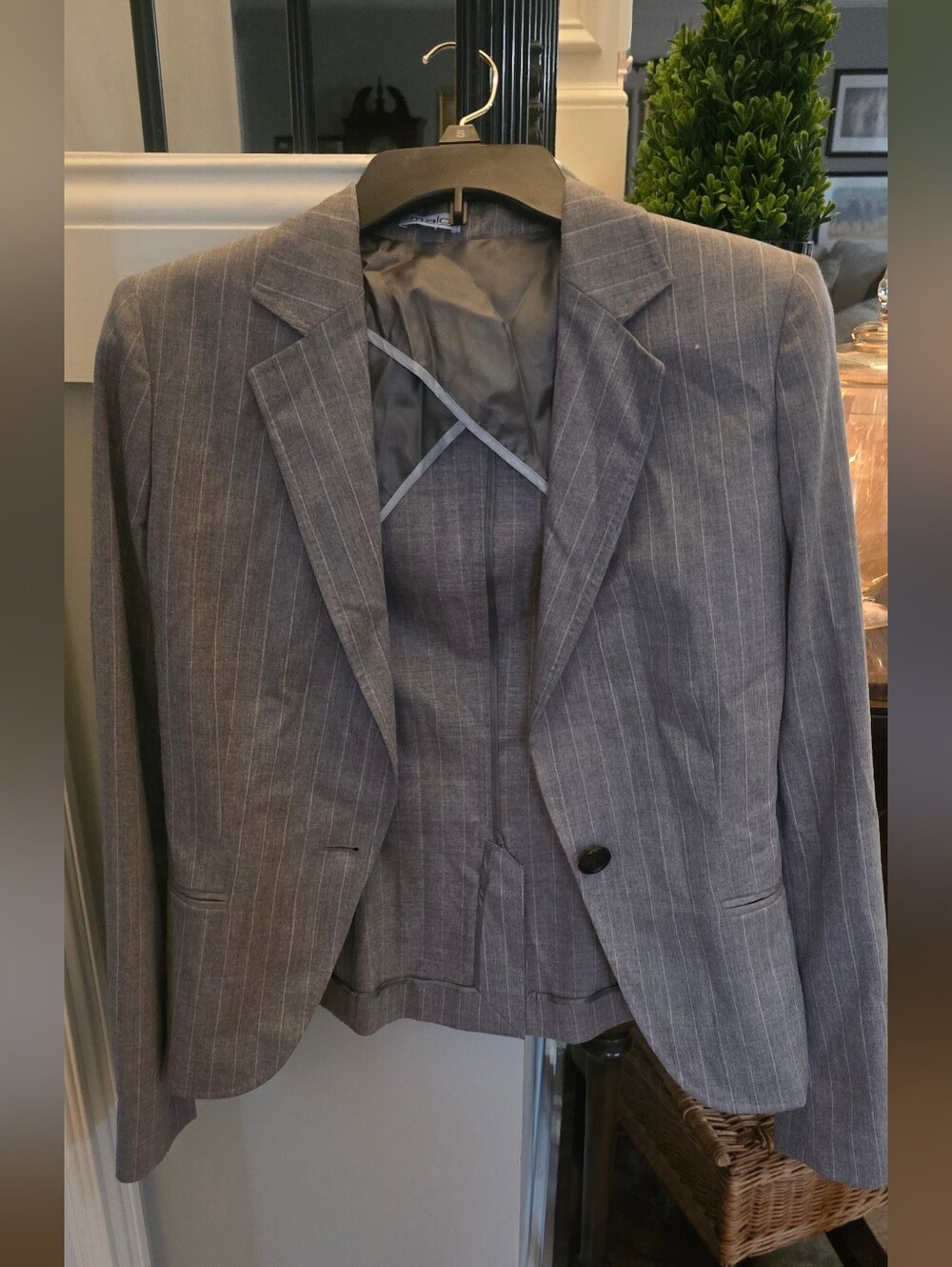 Gray Pinstripe Malo sz 40 wms Blazer - Classic Single-Button Suit Jacket